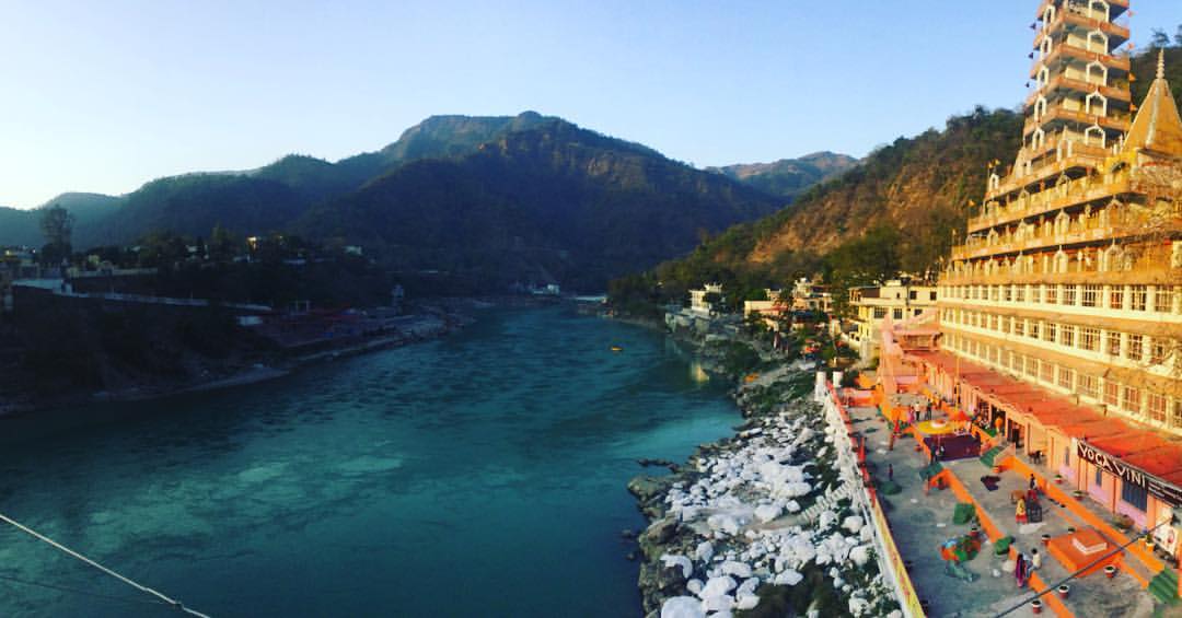 Ma Ganga In Rishikesh. The Open Satsang with Advaita master Madhukar takes place March 25 - April 2, 2017 in Hotel Brijwasi Palace behind Parmarth Niketan Ashram. In Yoga of Silence events enlightenment is experiencable.