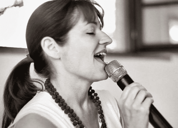 Mantra singing Arati